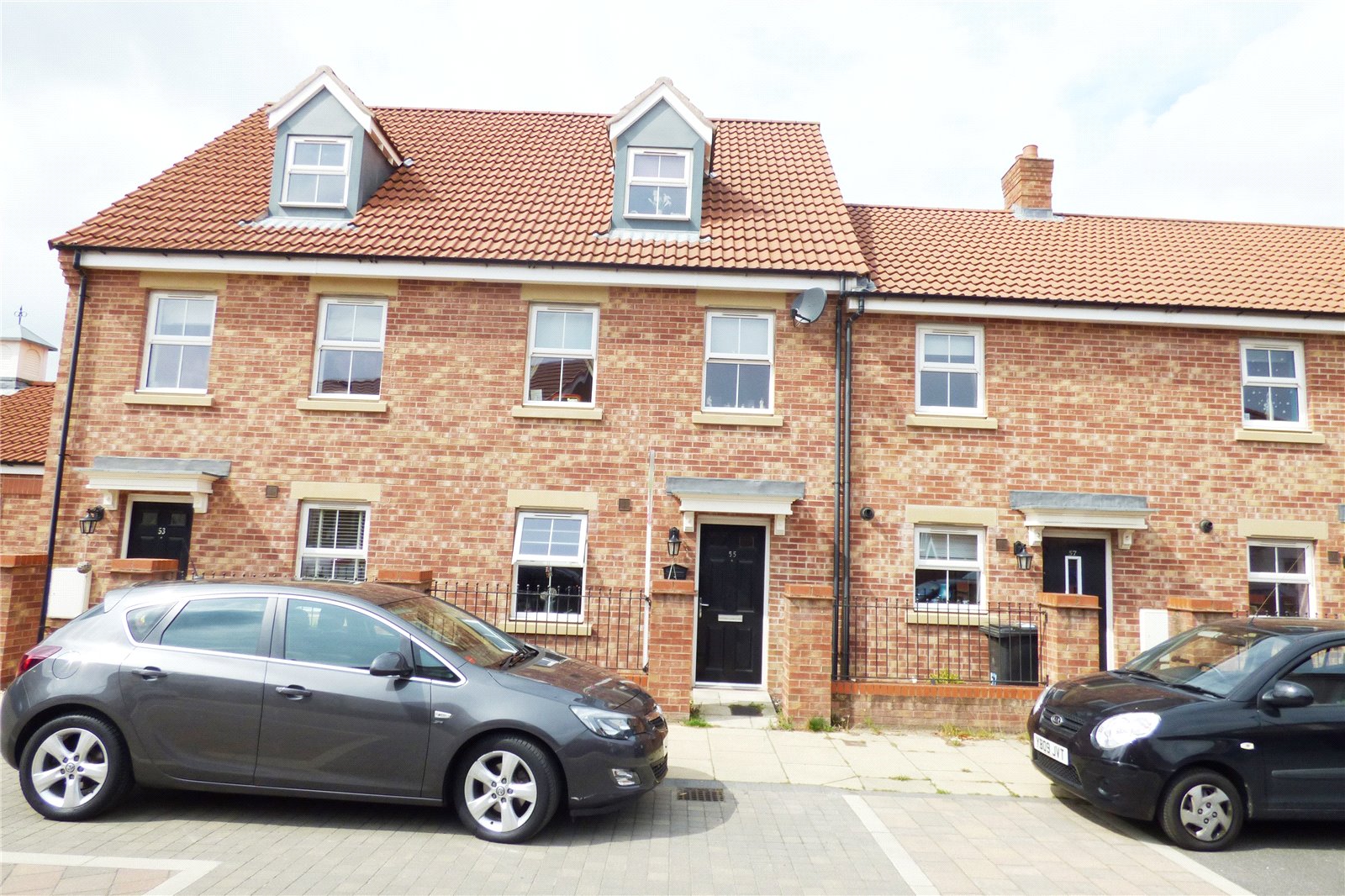 Whitegates Doncaster 3 bedroom House for sale in Scotsman Drive