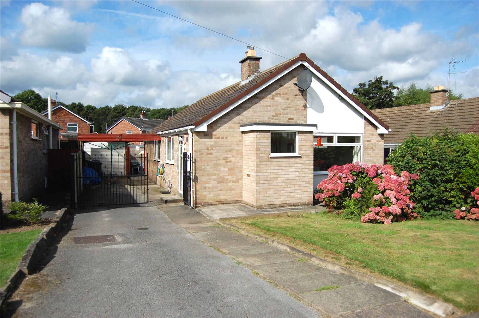 Whitegates Ilkeston 3 bedroom Bungalow for sale in Wortley Close Ilkeston Derbyshire DE7 Whitegates Ilkeston 3 bedroom Bungalow for sale in Wortley Close Ilkeston Derbyshire DE7