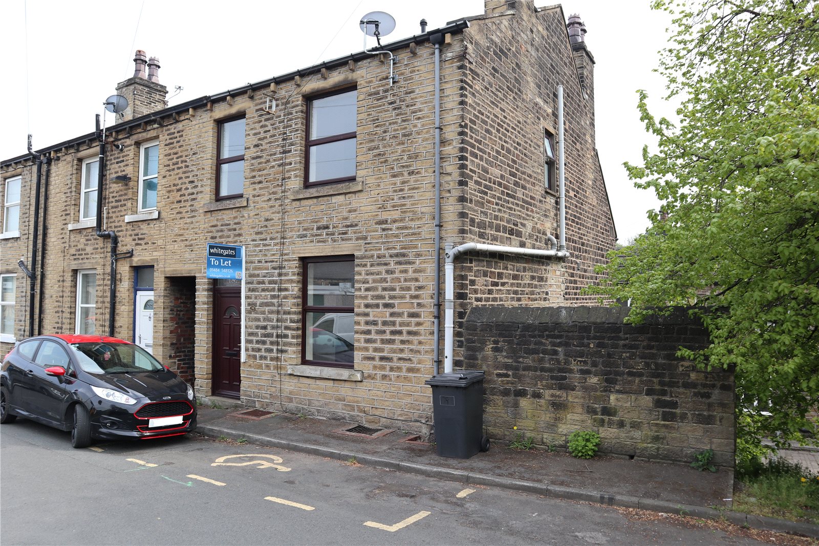 Whitegates Huddersfield 2 bedroom House to rent in Hill Top Road