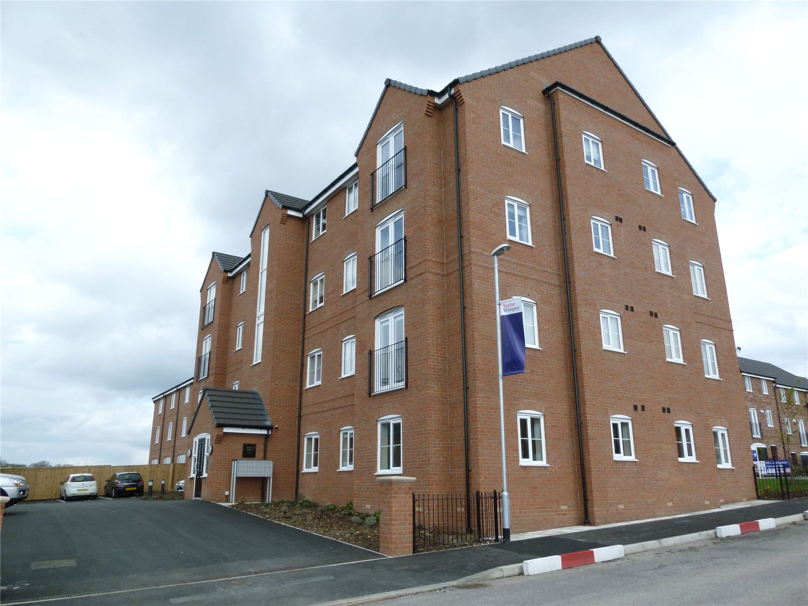 Whitegates Bradford 2 bedroom Flat for sale in Horton House Chapman