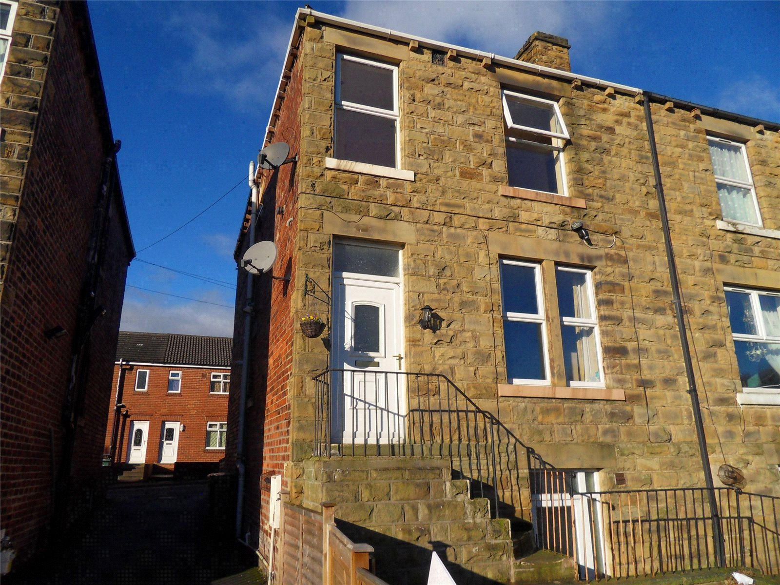 Whitegates Dewsbury 2 bedroom House for sale in East Bath Street Batley