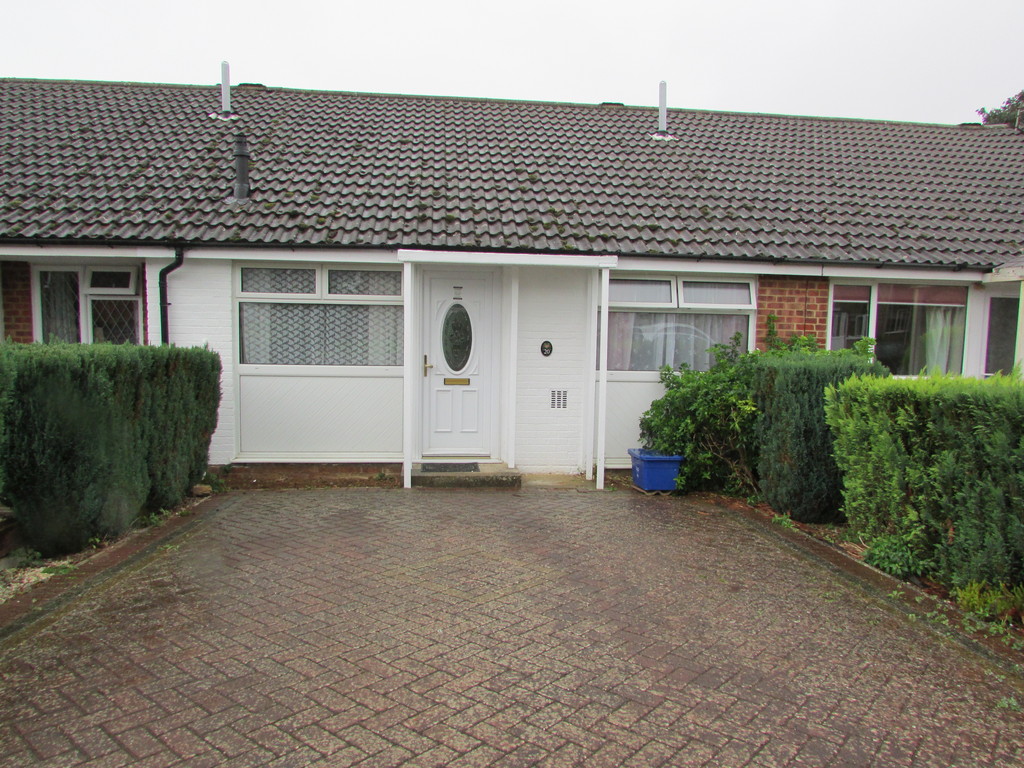 Martin & Co Banbury 2 bedroom Terraced Bungalow Let in Guernsey Way