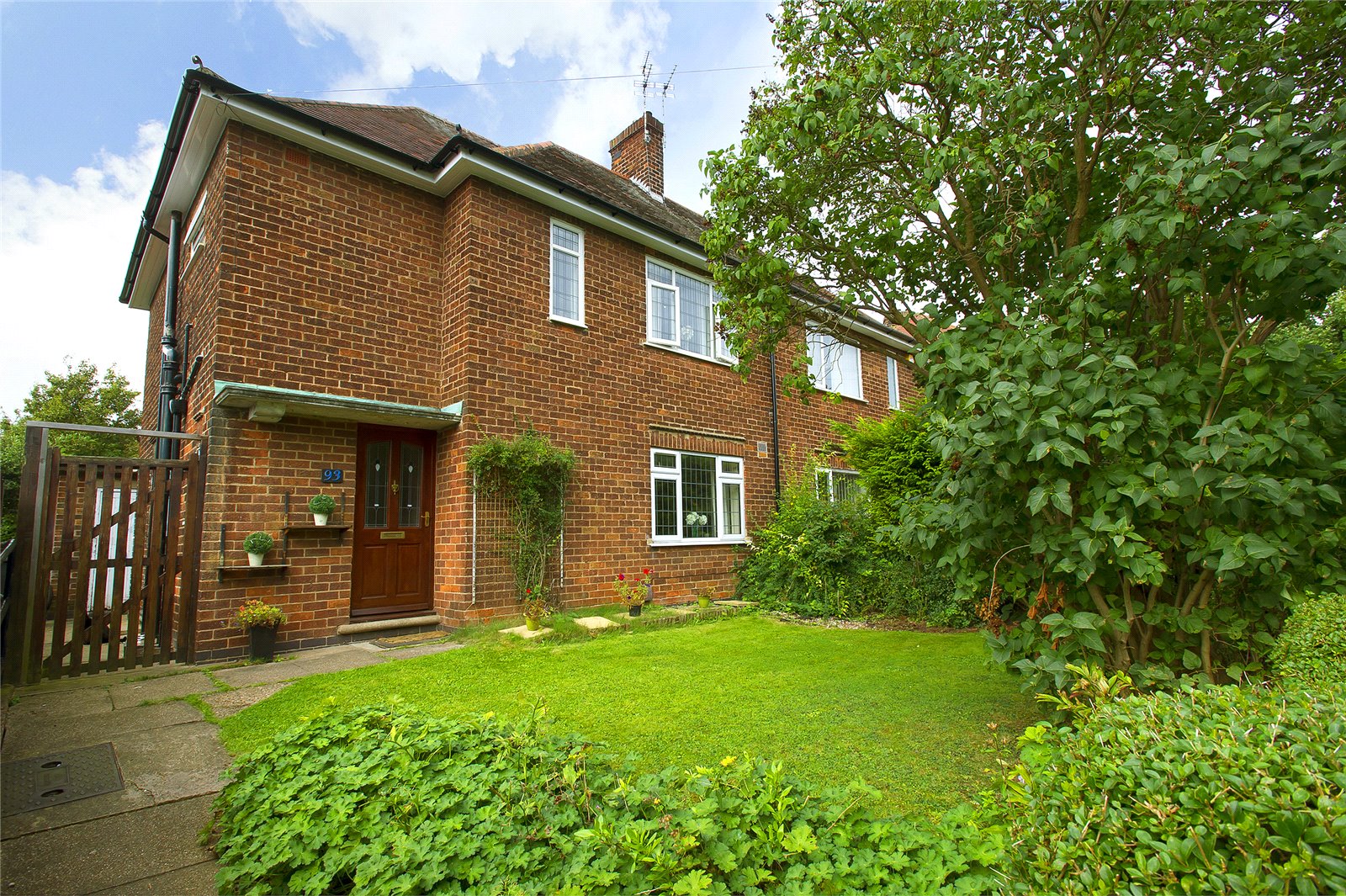 Whitegates Beeston 3 bedroom House For Sale in Bramcote Lane Chilwell