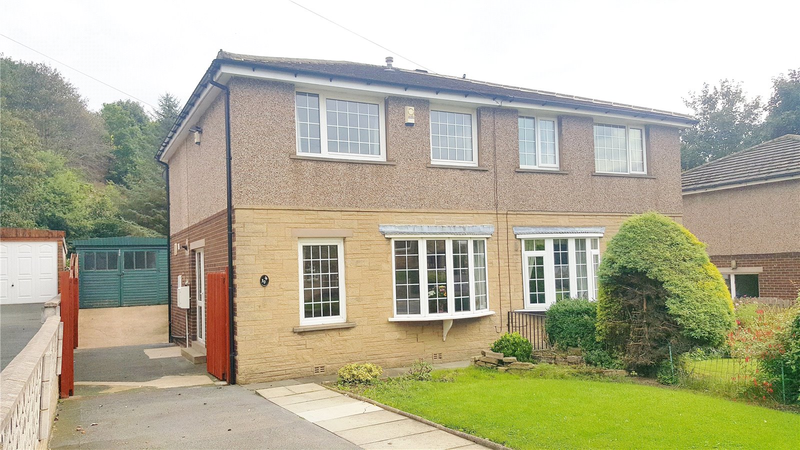 Whitegates Brighouse 3 bedroom House for sale in Wyke Old Lane Bailiff