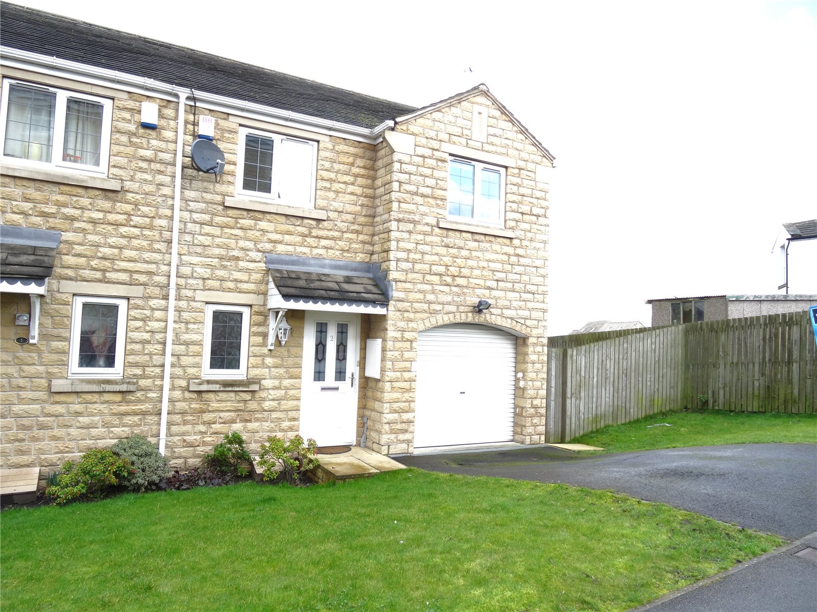 Whitegates Brighouse 3 bedroom House For Sale in Spout Hill Rastrick
