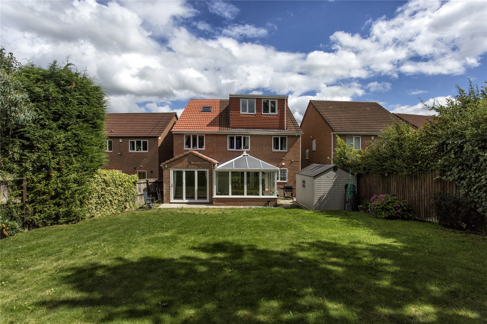 Whitegates Dewsbury 8 bedroom House For Sale in Chadwick Crescent