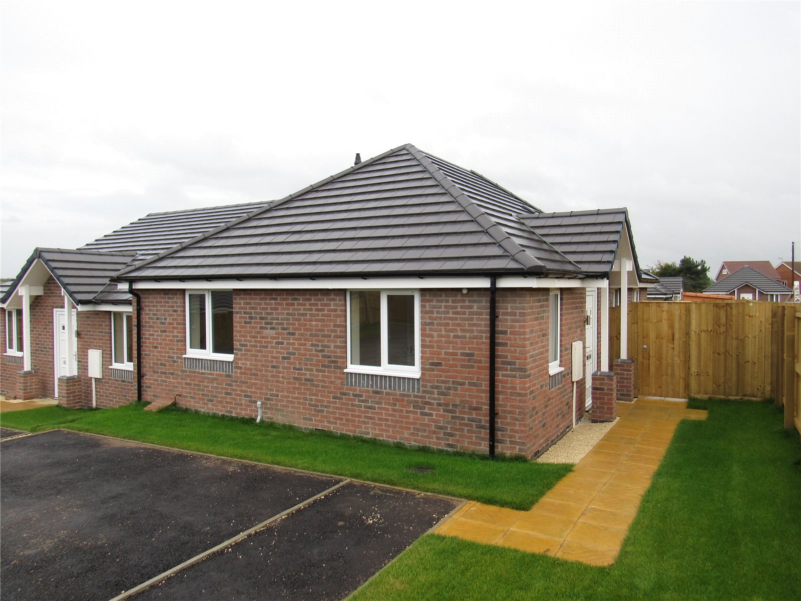 Whitegates Mansfield 3 bedroom Bungalow To Let in Vermont Close Church