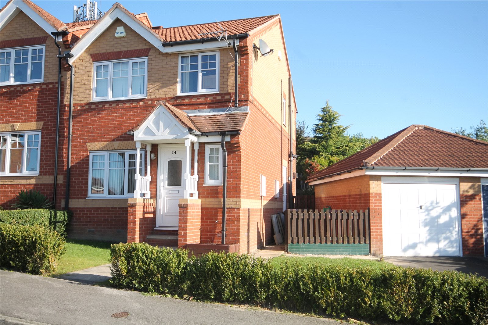 Whitegates Barnsley 3 bedroom House SSTC in Croft Drive Mapplewell Barnsley