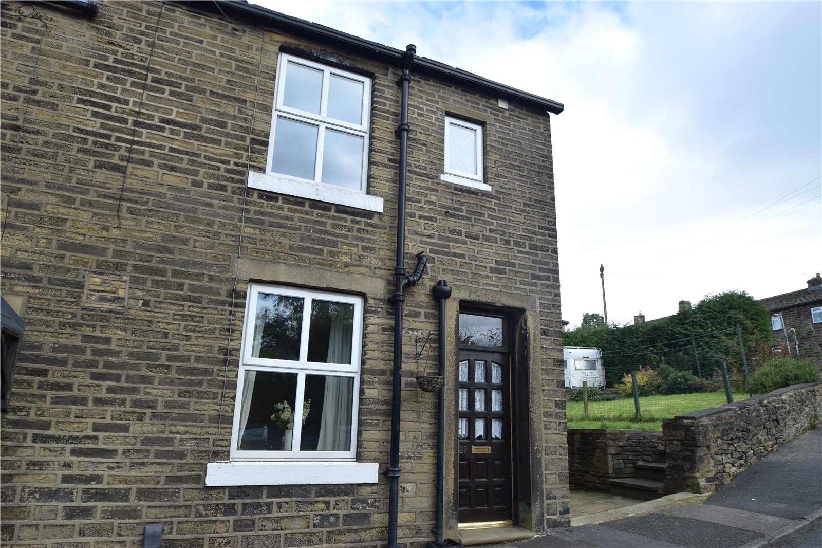Whitegates Keighley 1 bedroom Cottage for sale in Bingley Road Cross Roads Keighley BD22