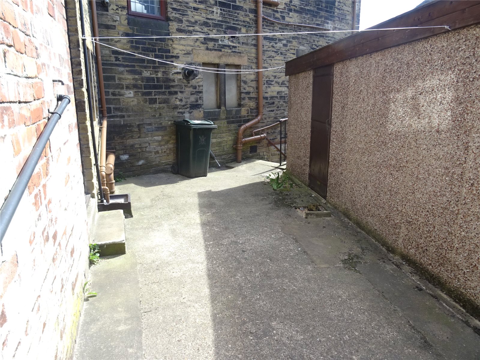 Whitegates Bradford 1 bedroom Flat to rent in Barkerend Road Bradford West Yorkshire BD3