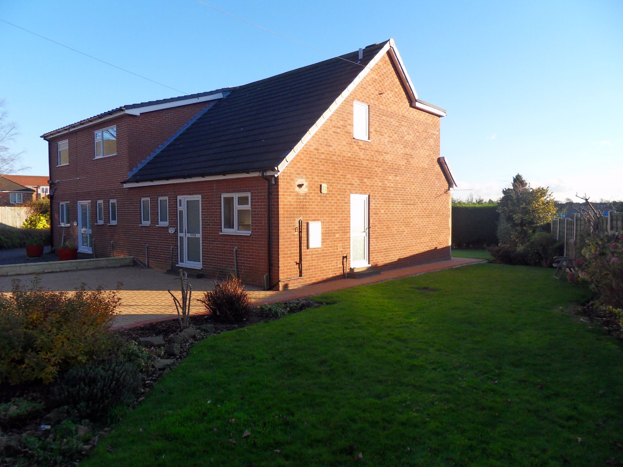 Whitegates Dewsbury 3 bedroom House Let Agreed in Chickenley Lane, Dewsbury