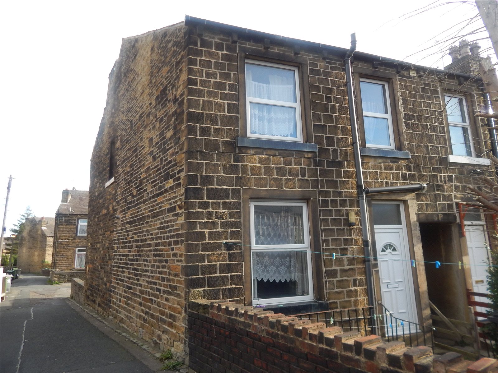 Whitegates Huddersfield 2 bedroom House To Let in Dorset Street Birkby