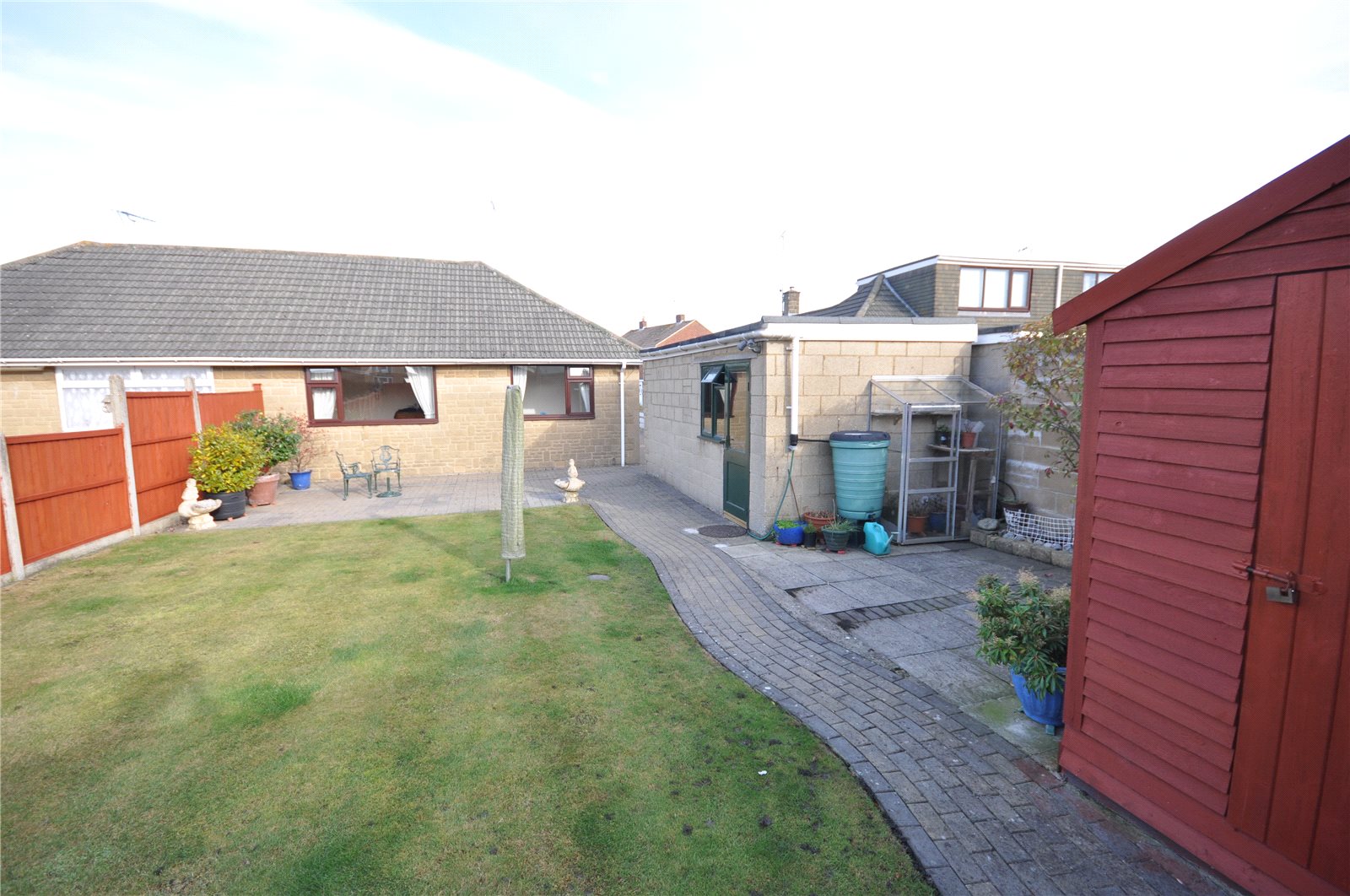 Parkers Swindon 3 bedroom Bungalow for sale in Chalford Avenue Nythe