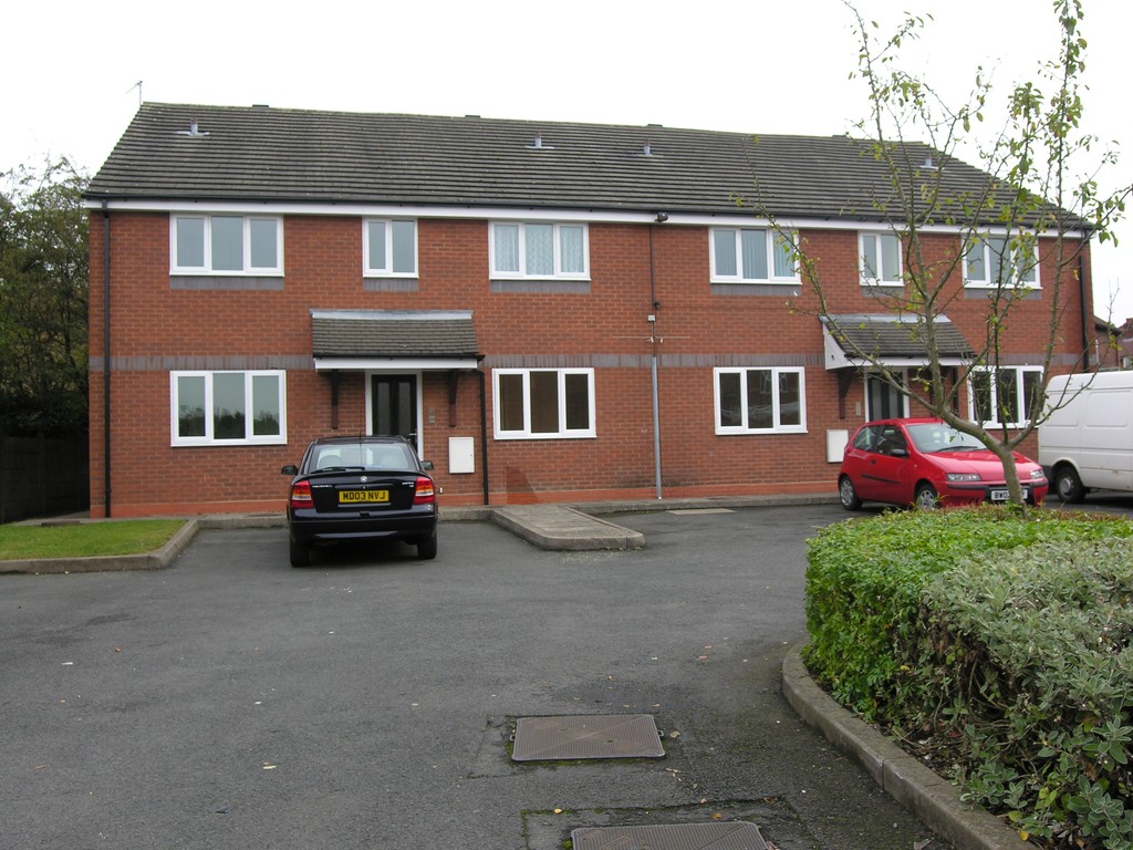 Greenhill Court, Long Lane, Halesowen, B62 Martin & Co