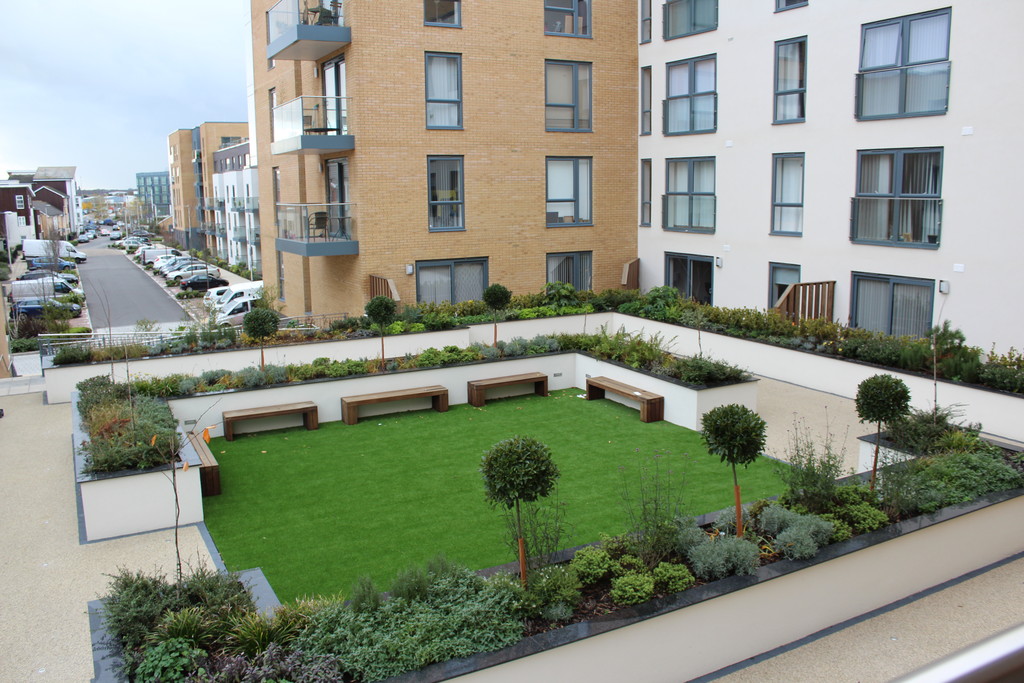 Martin & Co Reading 1 bedroom Apartment Let in Skylark House, Island