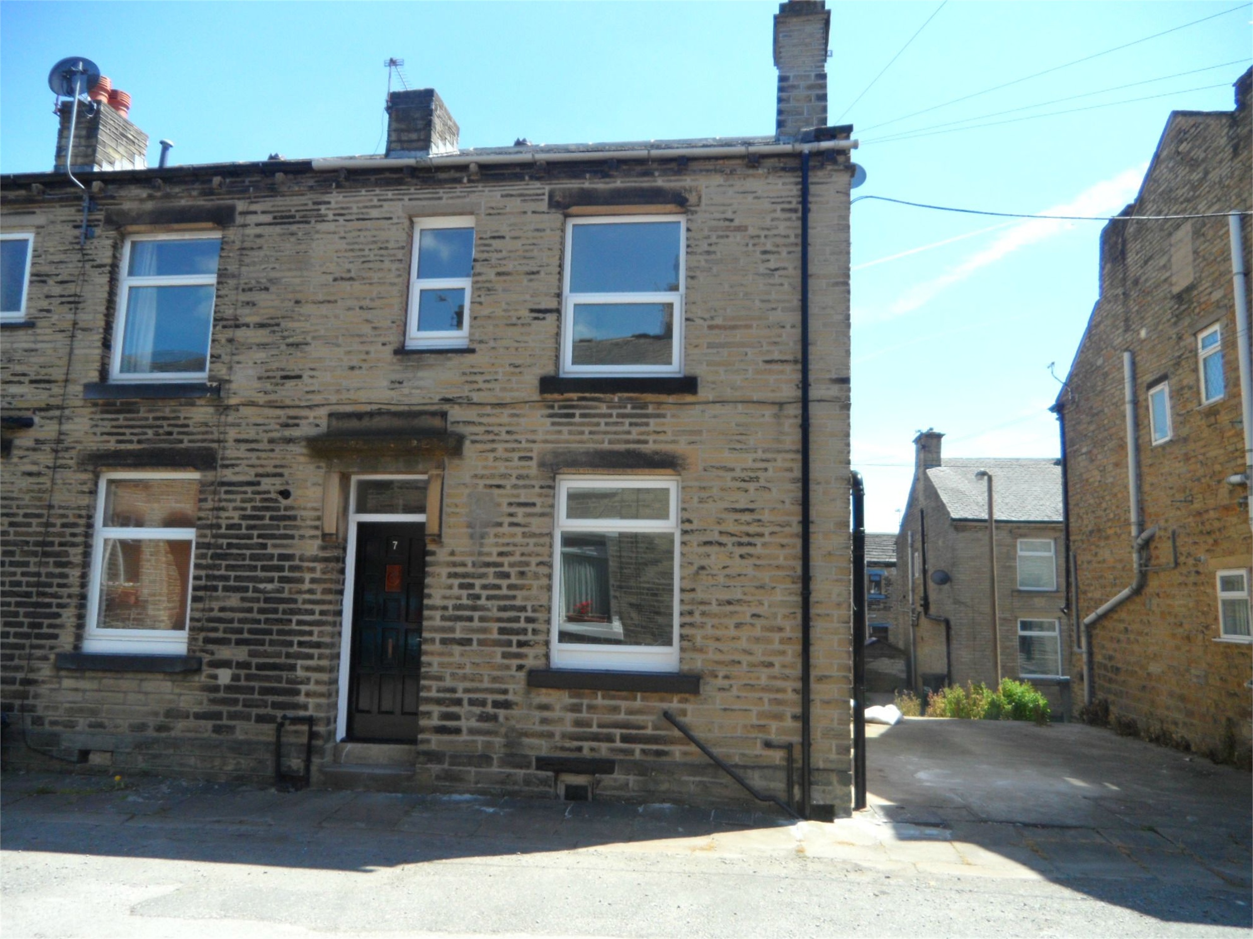 Whitegates Brighouse 2 bedroom House to rent in William Henry Street