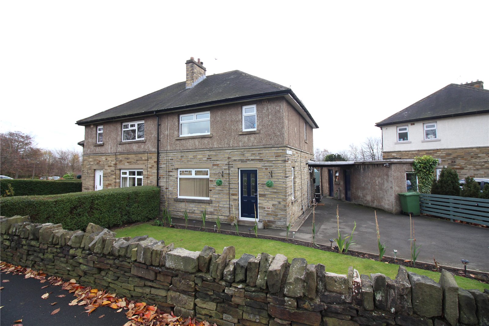 Whitegates Brighouse 3 bedroom House for sale in Cross Lane Clifton