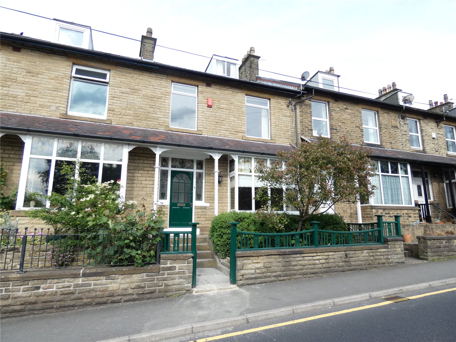 Whitegates Cleckheaton 4 bedroom House For Sale in Oxford Road Gomersal Cleckheaton Whitegates Cleckheaton 4 bedroom House For Sale in Oxford Road Gomersal Cleckheaton