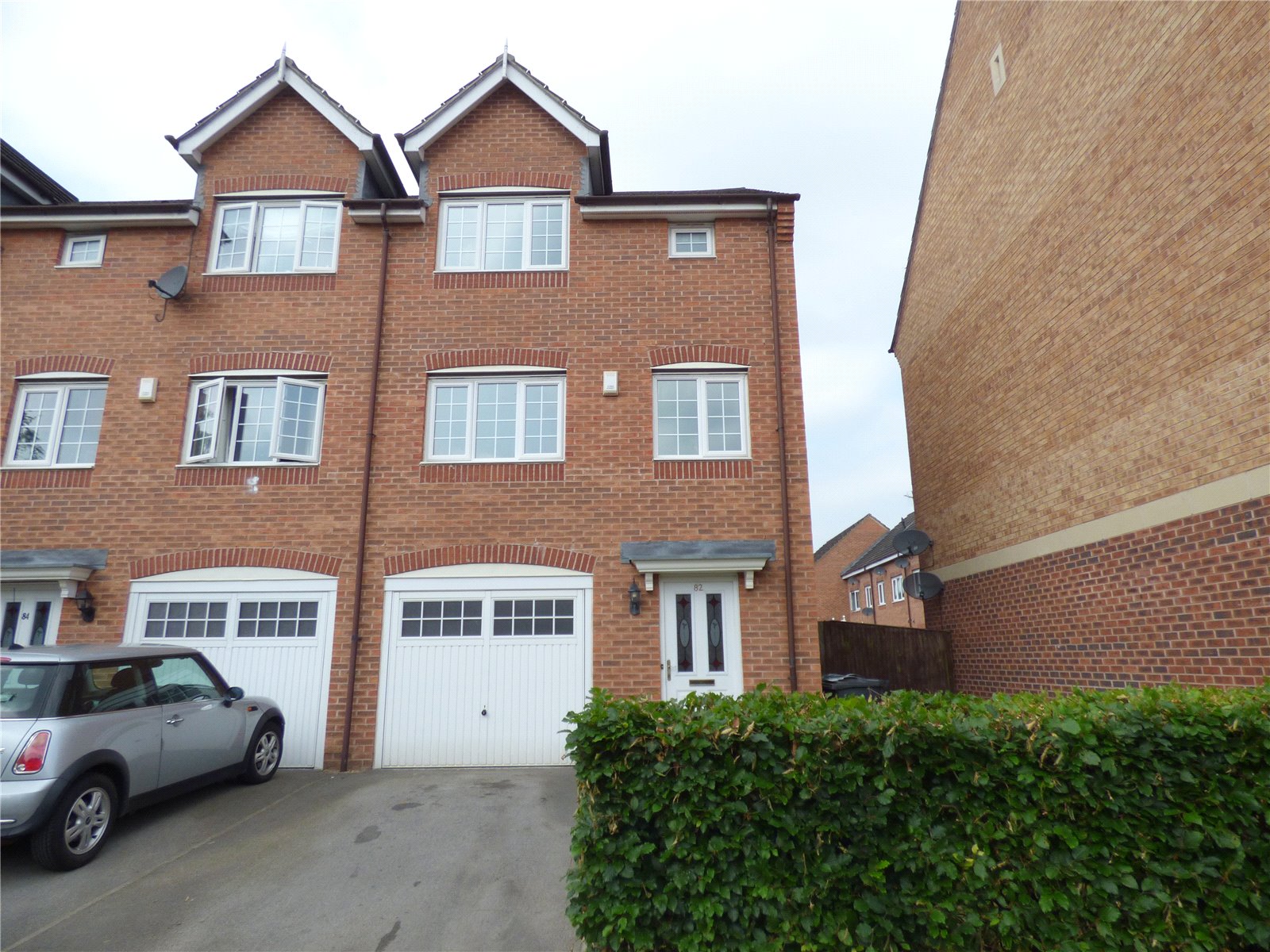 Whitegates Cleckheaton 4 bedroom House Let Agreed in Radulf Gardens