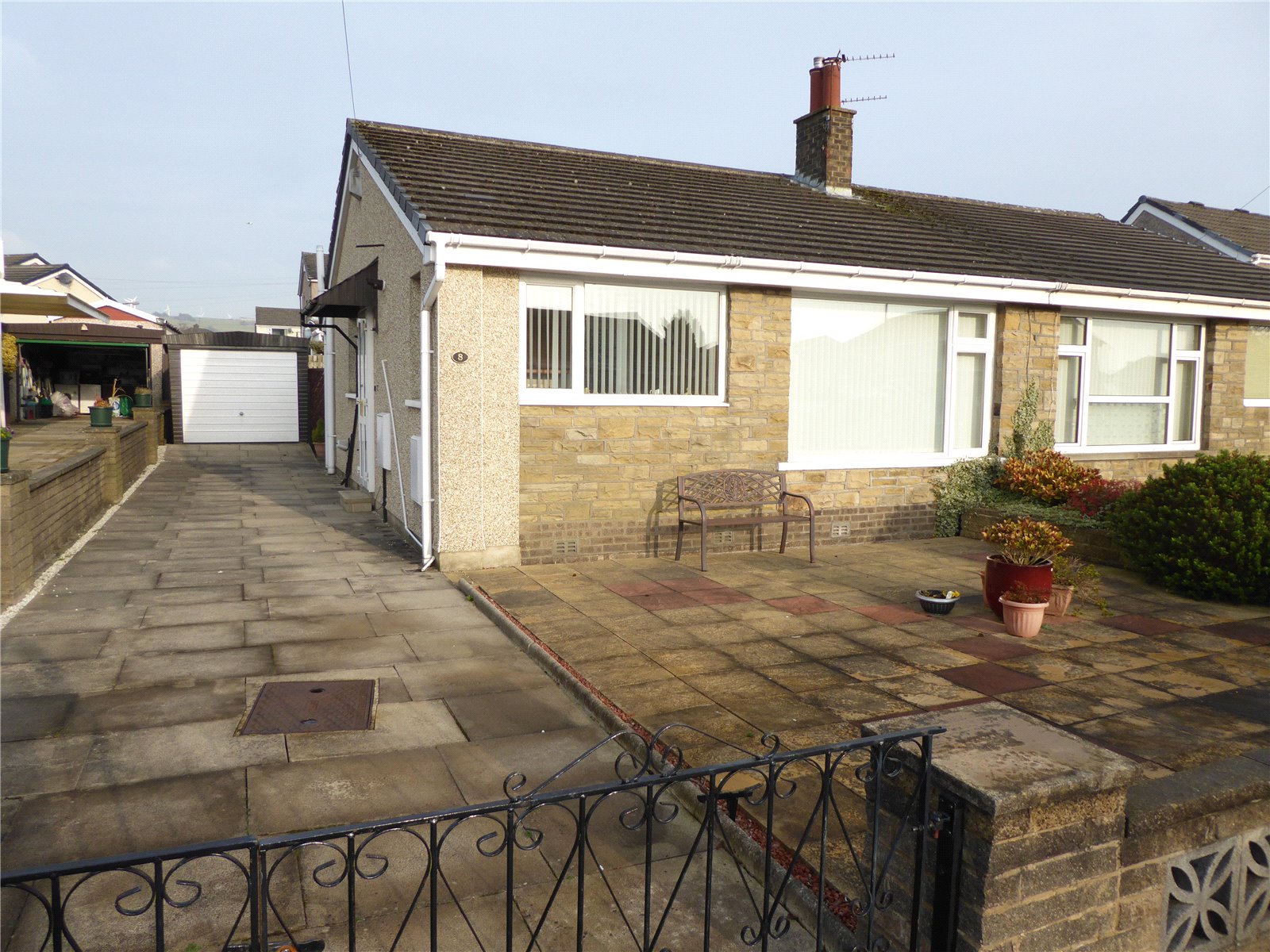 Whitegates Halifax 2 bedroom Bungalow SSTC in Wentworth Grove
