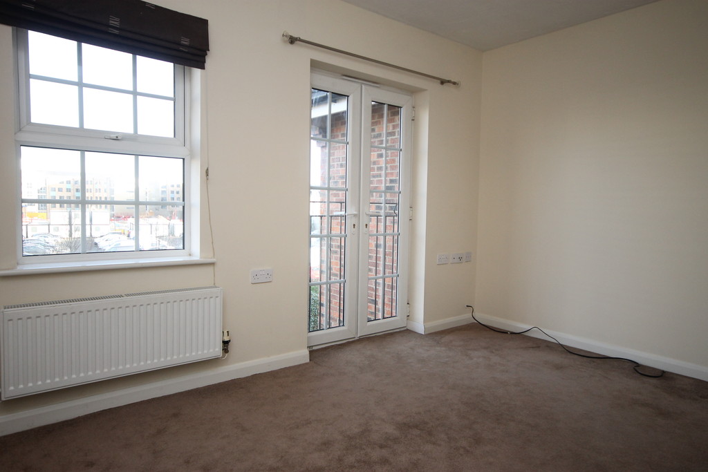 Martin Co Northampton 2 Bedroom Flat Let In Lions Court