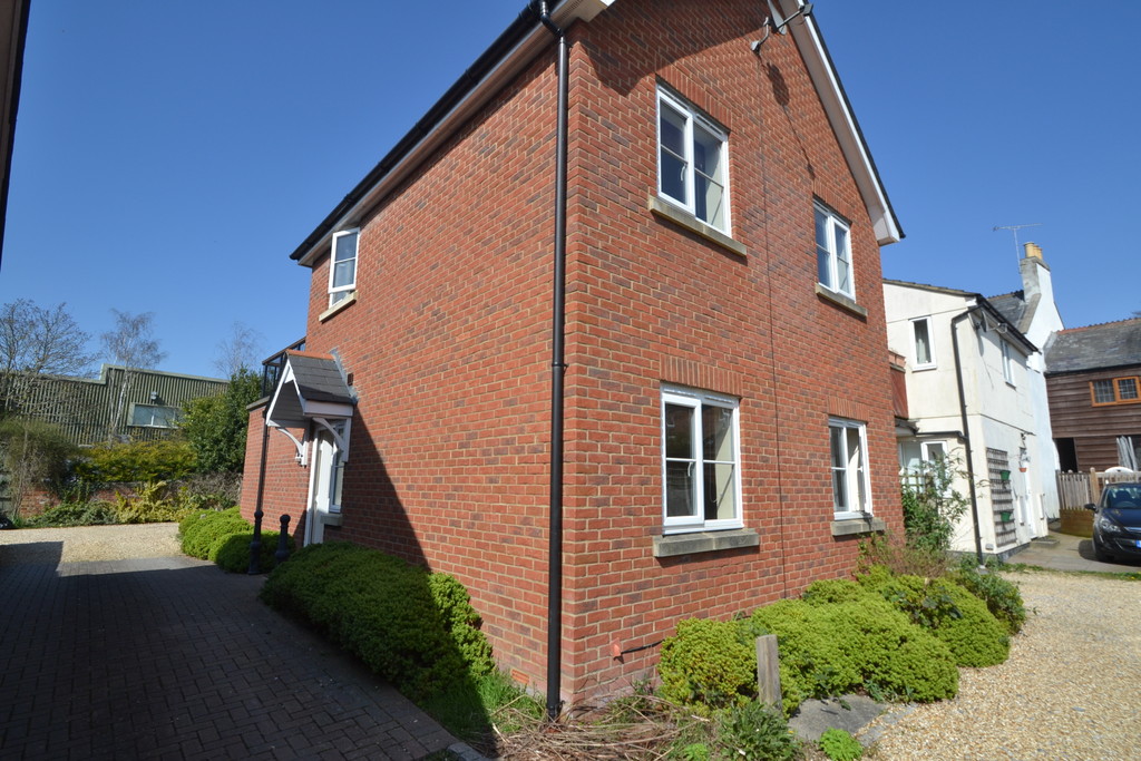 David Lloyd Ringwood >> Martin & Co Ringwood 3 bedroom Detached House Let in Ringwood , Hampshire David Lloyd Ringwood >> Martin & Co Ringwood 3 bedroom Detached House Let in Ringwood , Hampshire