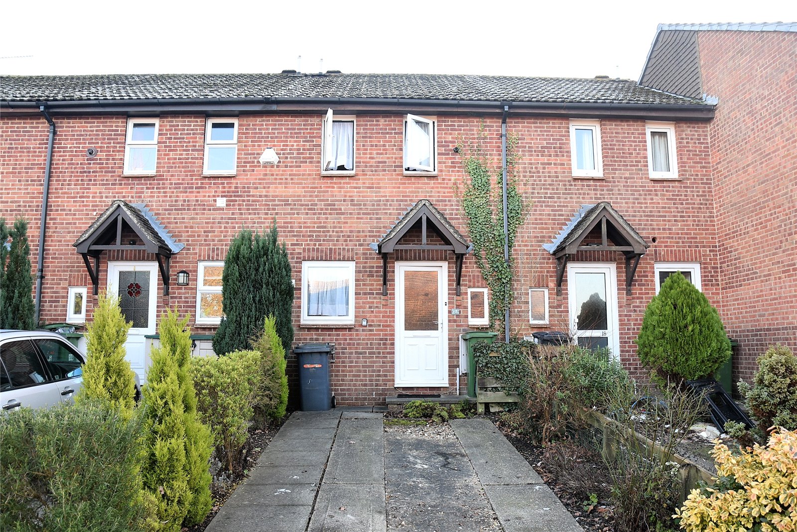 Parkers Tadley 2 bedroom House to rent in Mortimer Gardens Tadley Hampshire RG26 Parkers