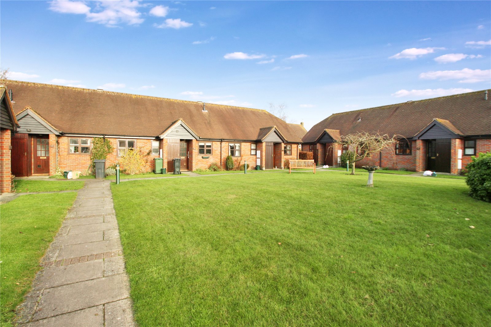 Parkers Thame 2 bedroom Bungalow for sale in The Homestead Thame OX9