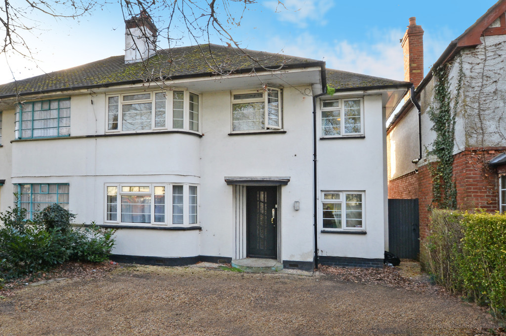 Martin & Co Camberley 1 bedroom House Share Let in Frimley Road, Camberley