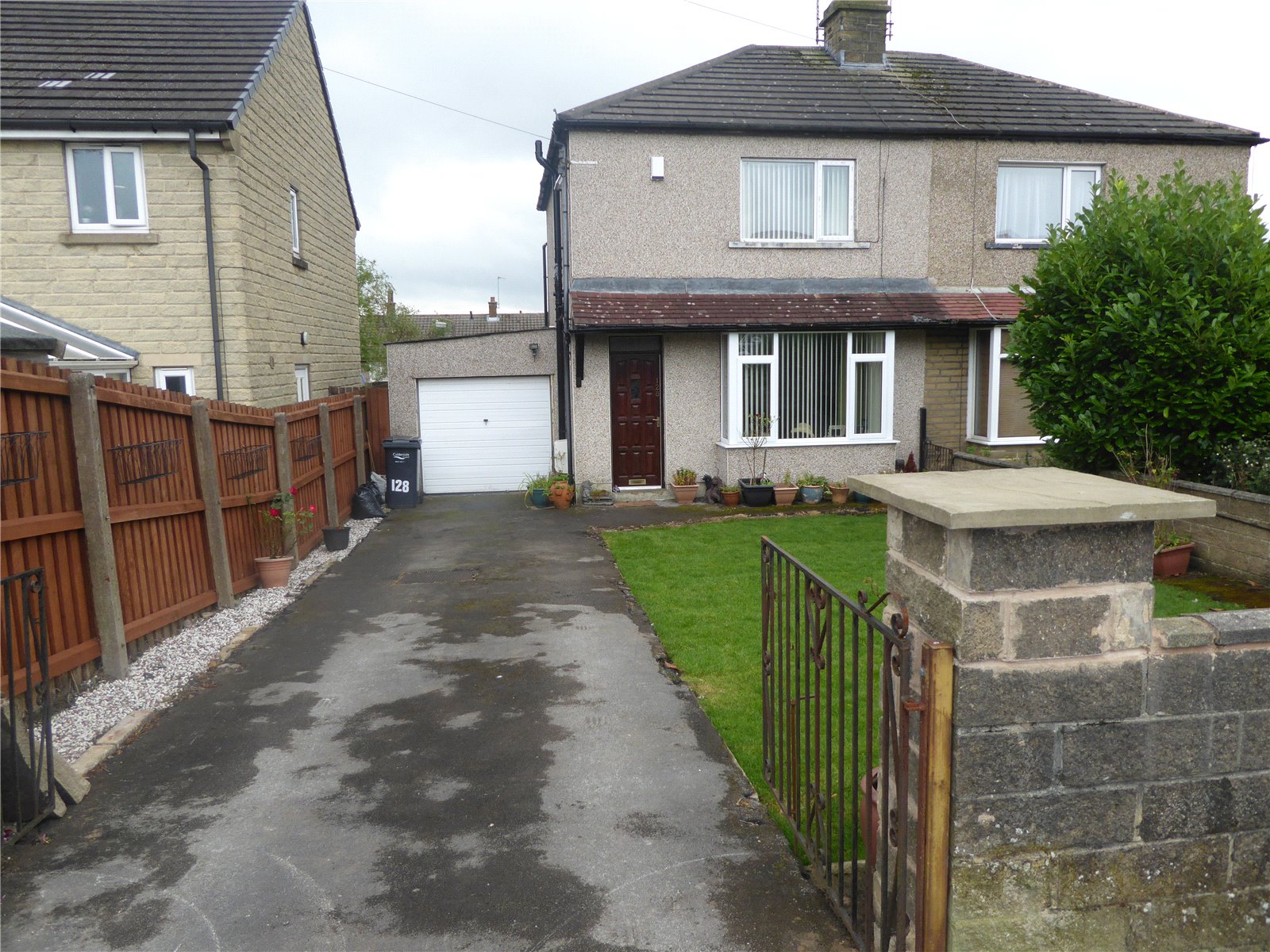 Whitegates Halifax 3 bedroom House for sale in Illingworth Road