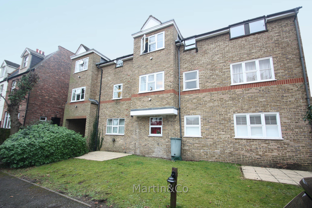 Martin & Co Sutton 2 bedroom Flat Let in Sherwood Park Road, Sutton