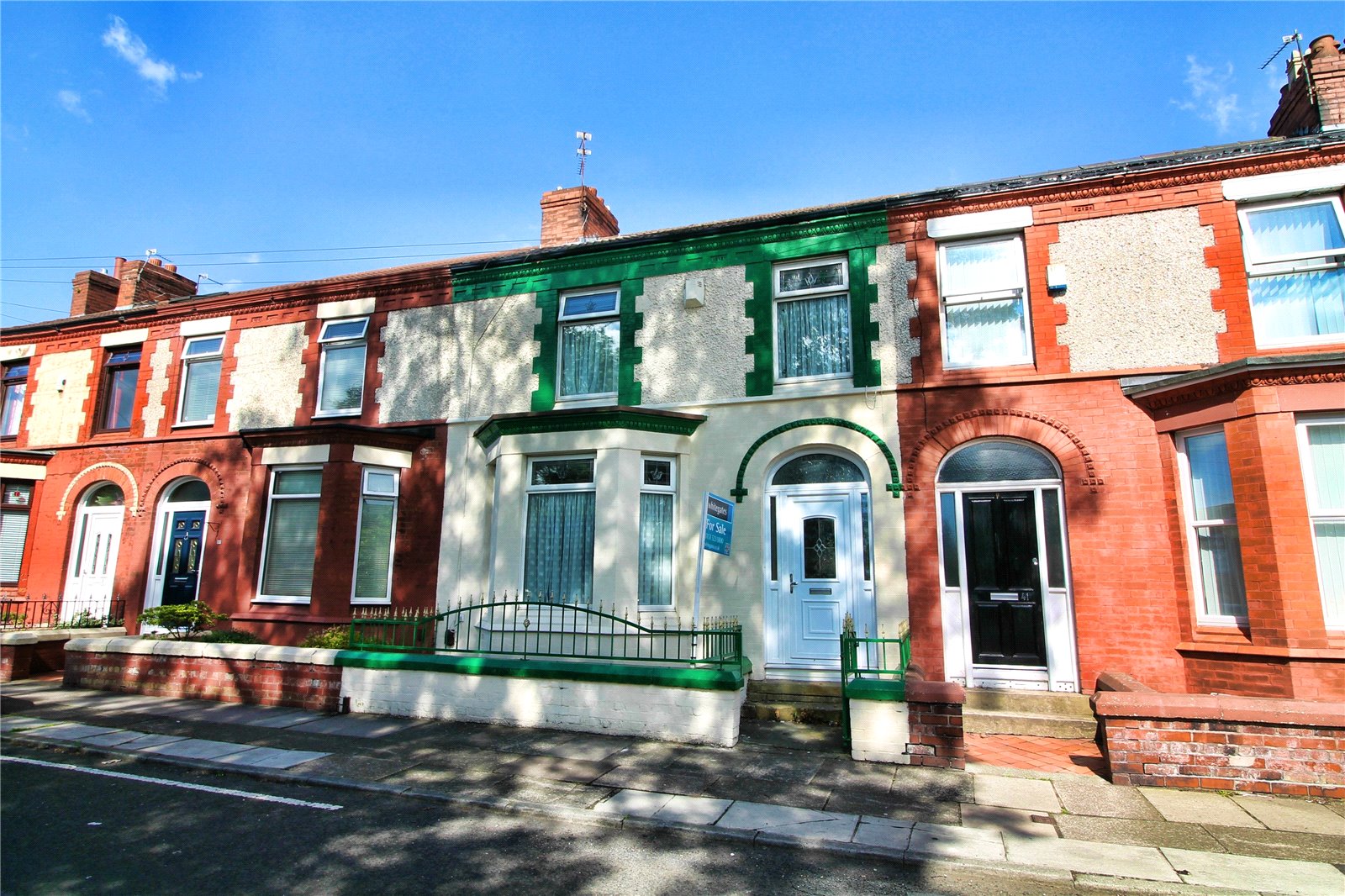 Whitegates Walton Vale 3 bedroom House for sale in Higher Lane