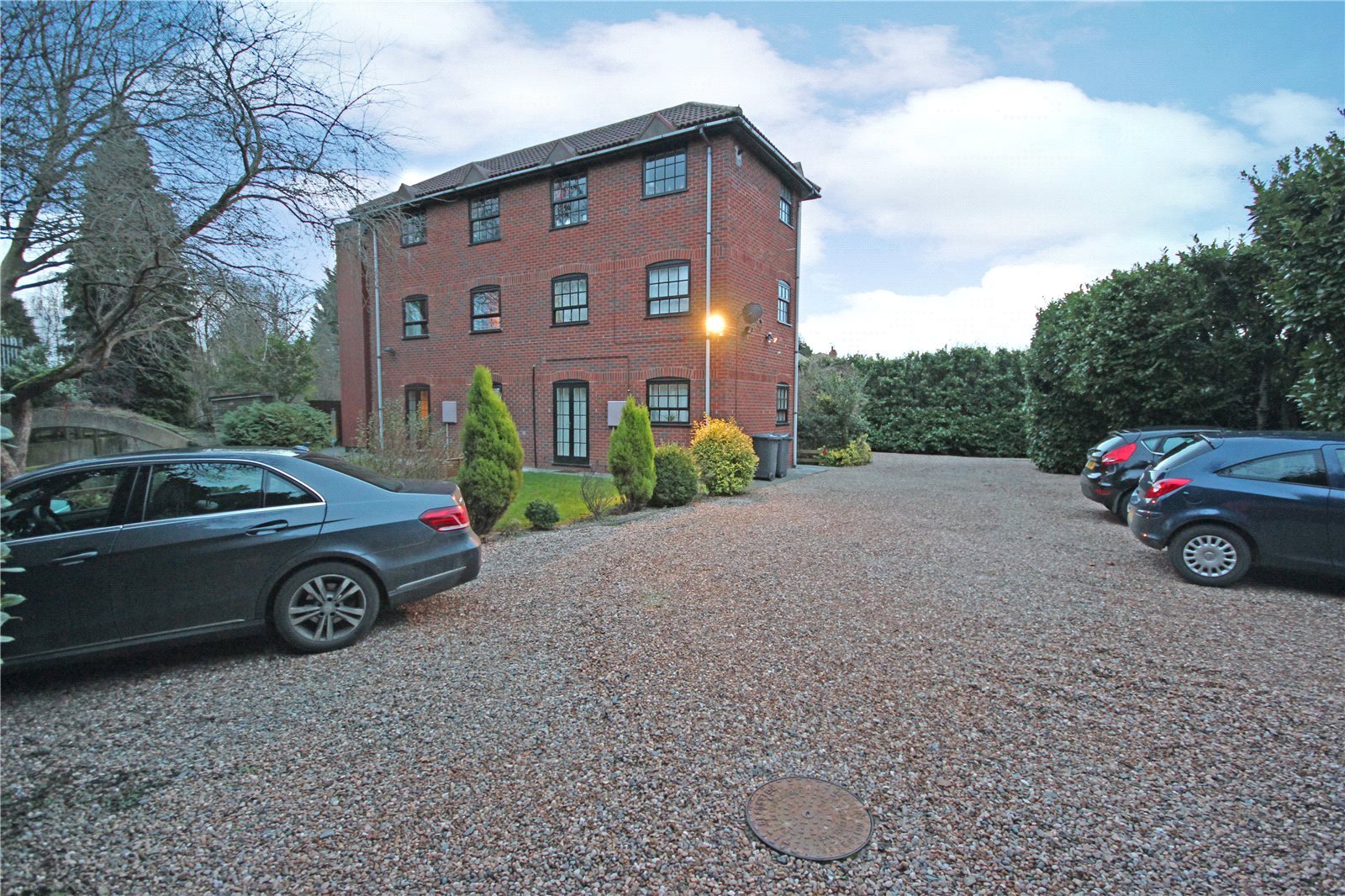 Whitegates Leicester 2 bedroom Flat To Let in Lambert Court 240