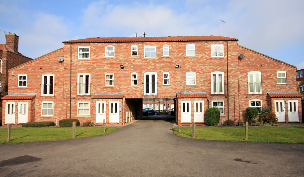 Martin & Co York 2 bedroom Flat Let in Alne Terrace, Off Heslington