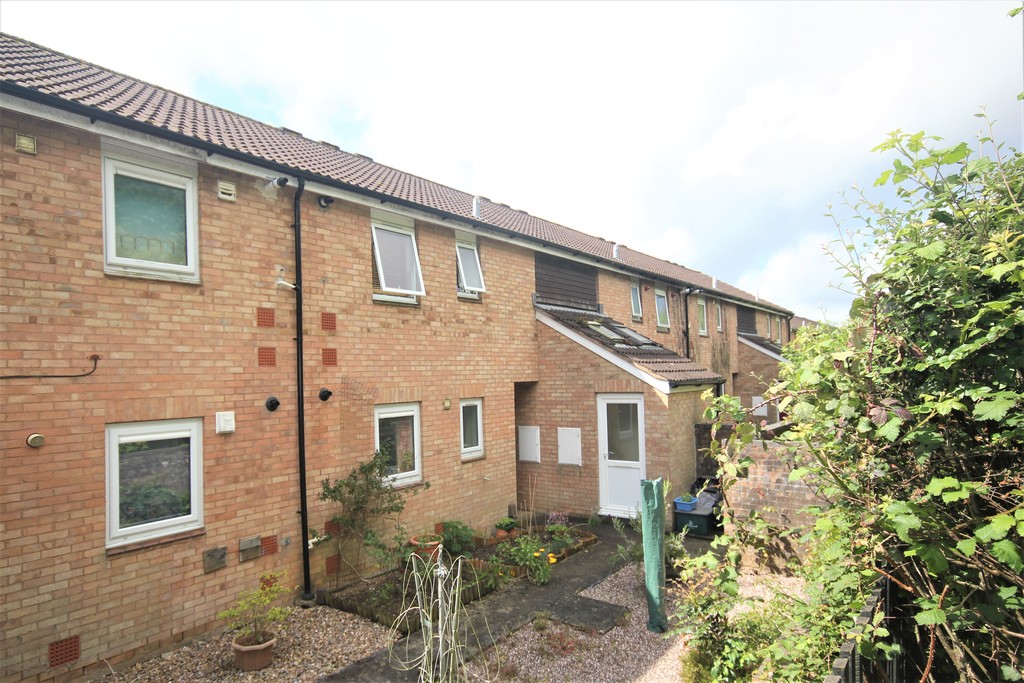 Martin & Co Plymouth 1 bedroom Apartment Let in Penrith Walk, Estover, Plymouth