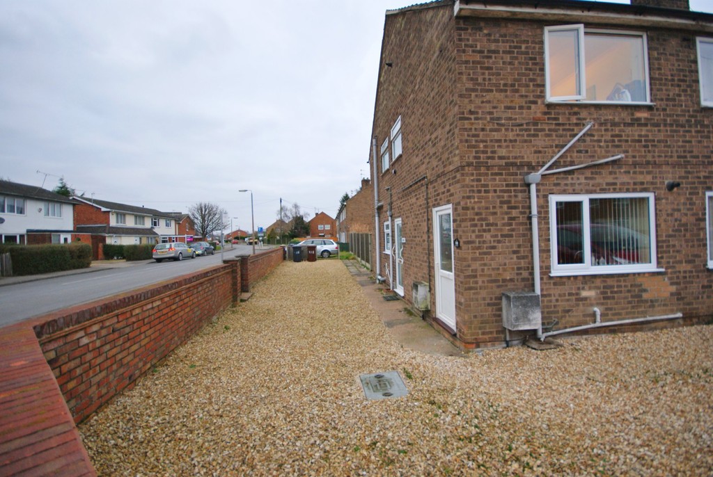 Martin & Co Lincoln 2 bedroom Ground Floor Flat Let in Woodfield Avenue