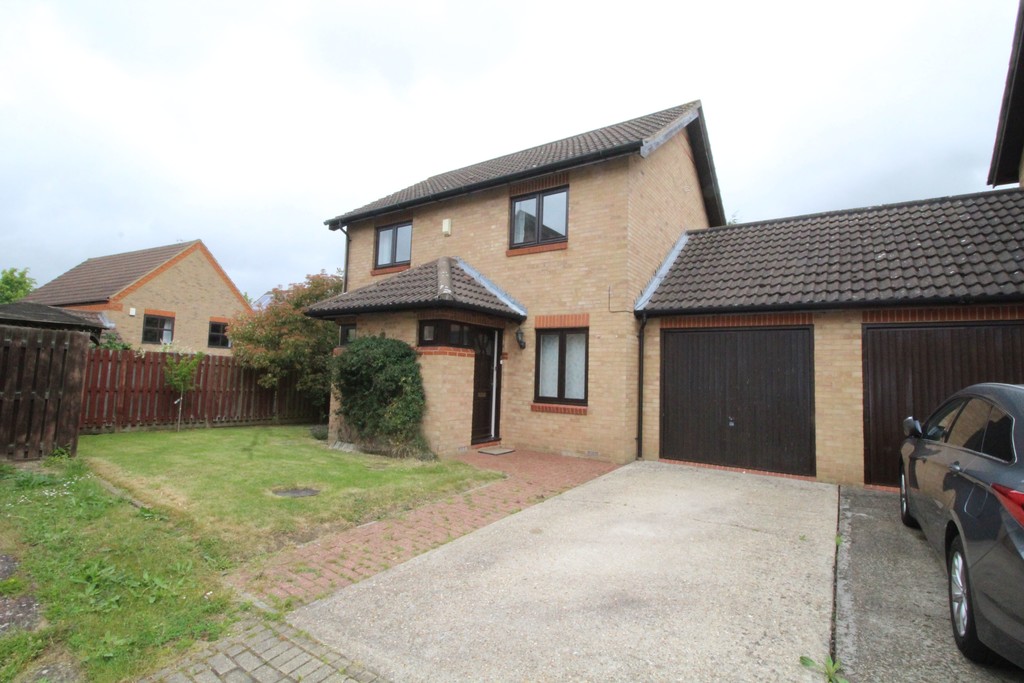 Martin & Co Milton Keynes 3 bedroom Detached House Let in Rochester