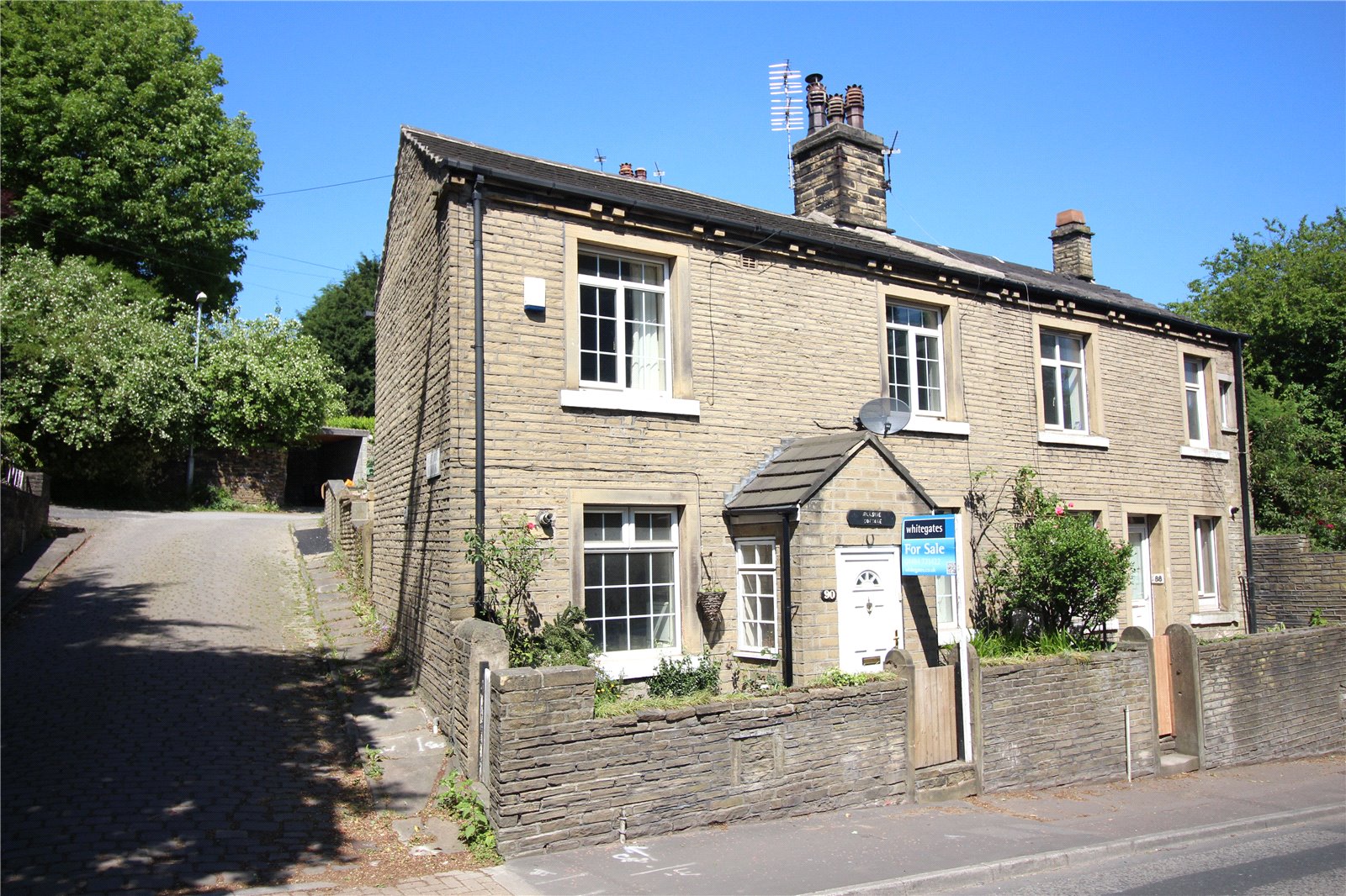Whitegates Brighouse 2 bedroom Cottage To Let in Huddersfield Road