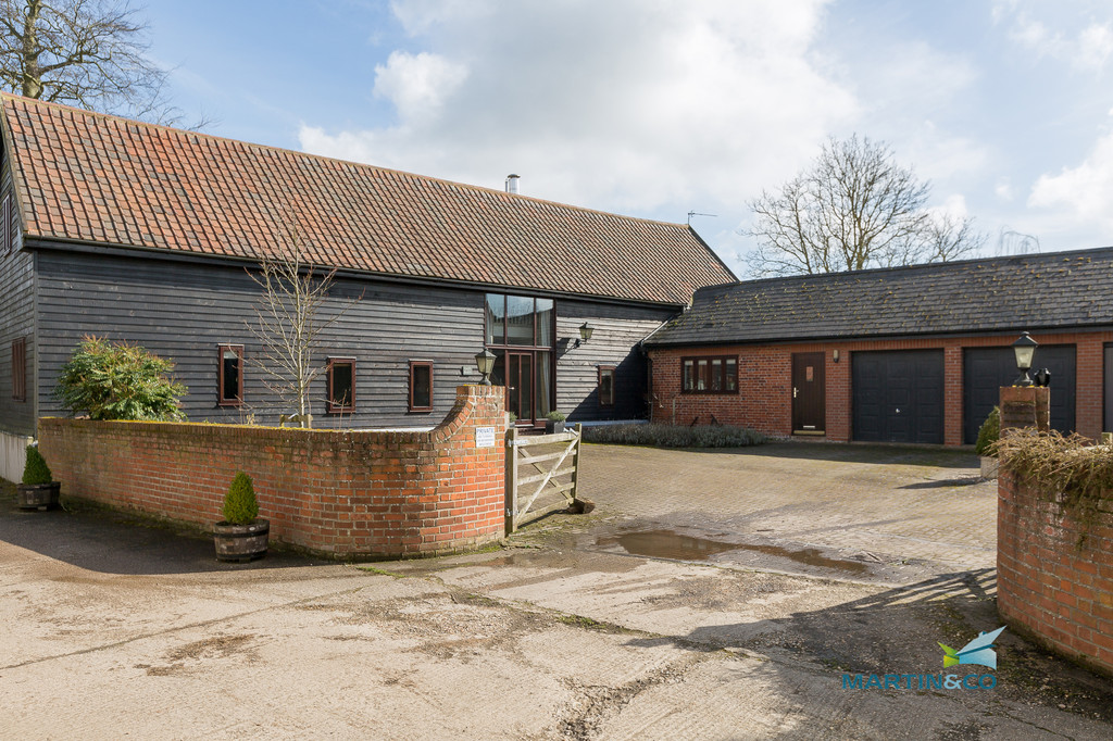Martin & Co Bury St Edmunds 4 bedroom Barn Conversion Let in Lawshall