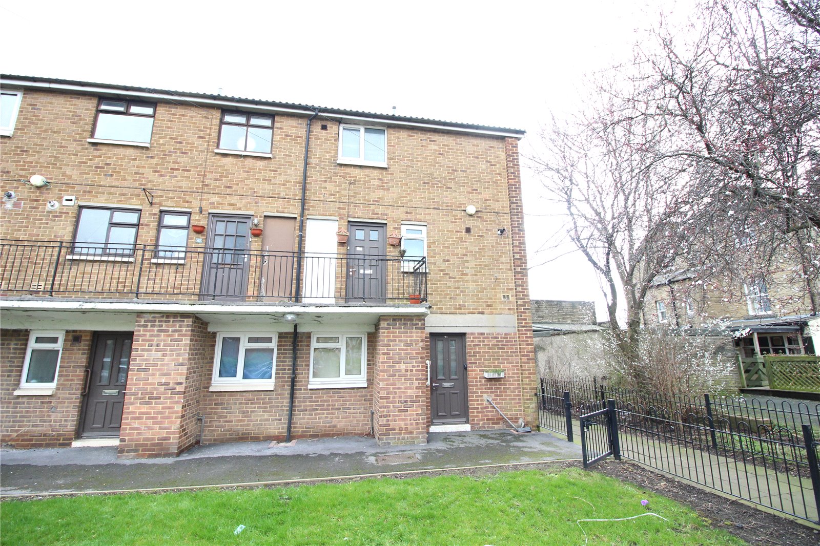 Whitegates Brighouse 3 bedroom For Sale in St Martins View