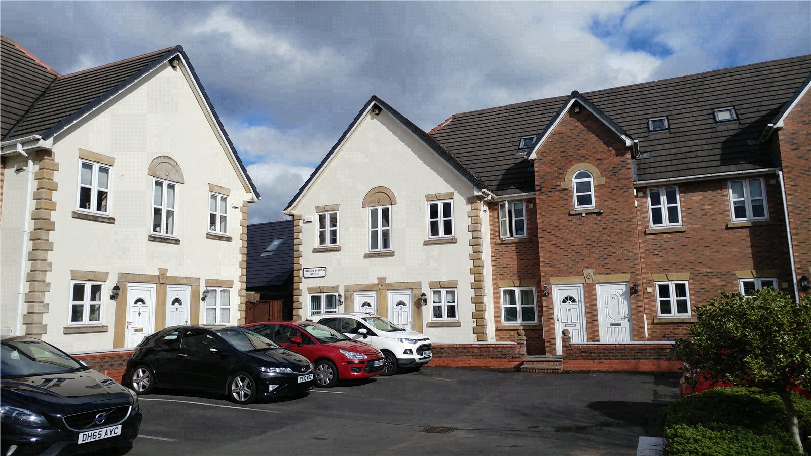 Whitegates Huyton 3 bedroom Flat Let Agreed in Parkside Mansions Huyton