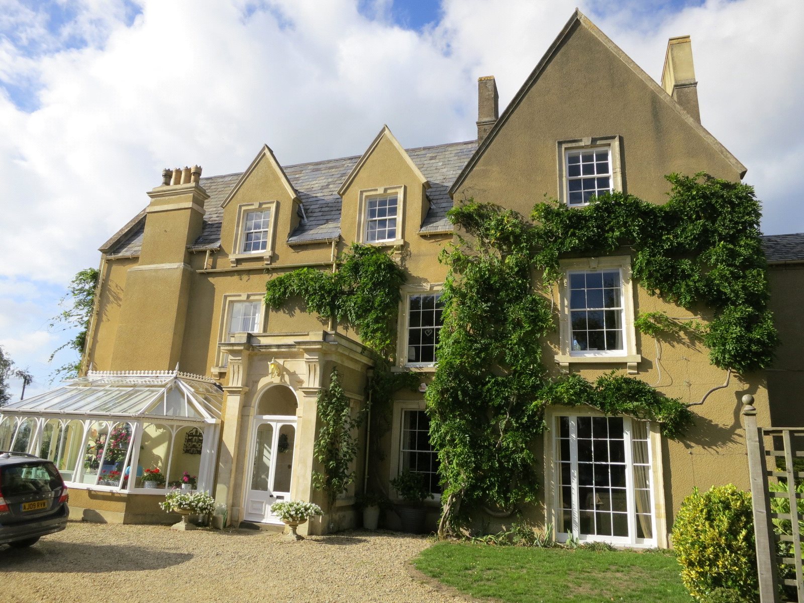 CJ Hole Bradley Stoke 1 bedroom Cottage to rent in The Old Vicarage