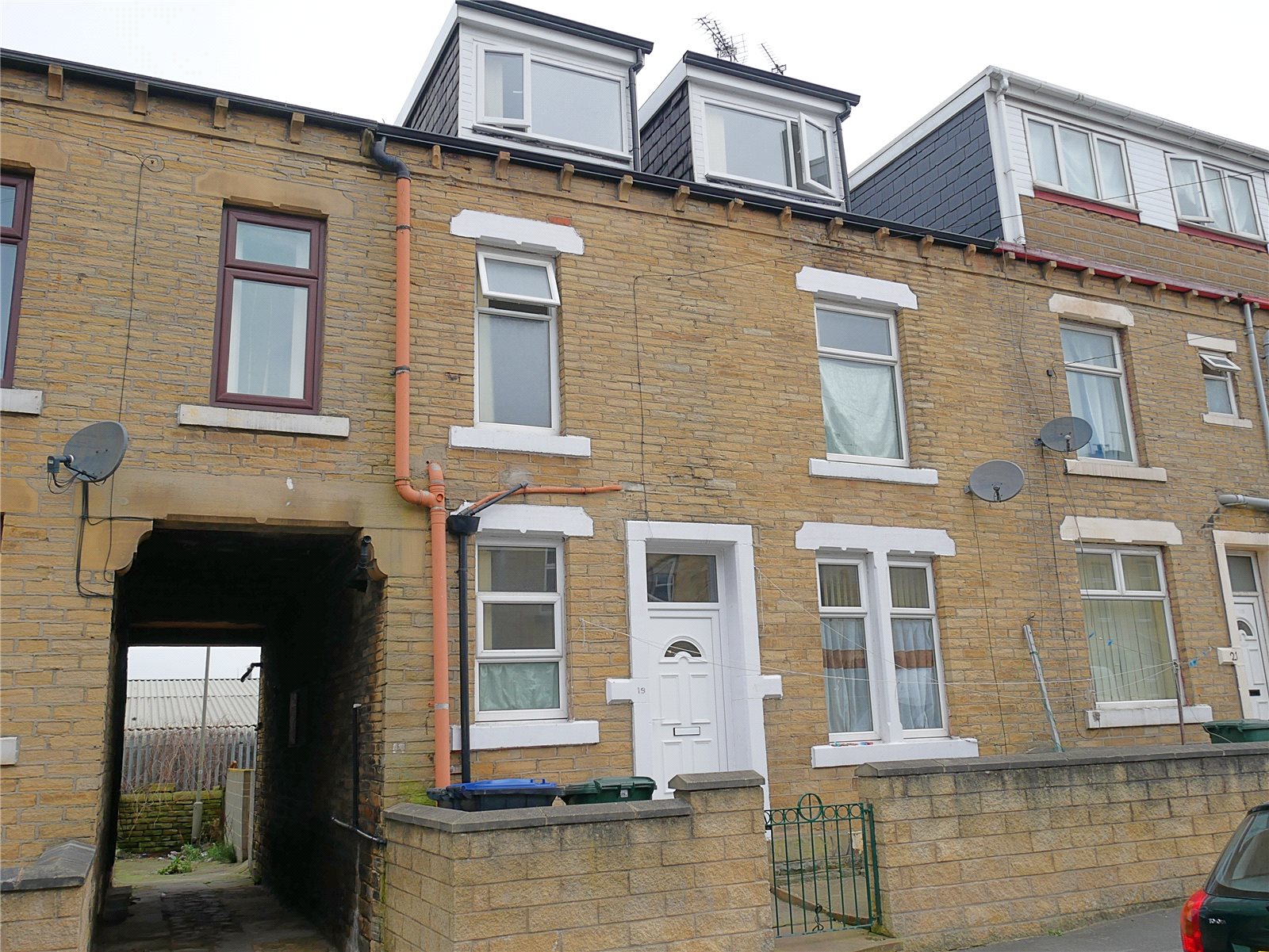 Whitegates Bradford 3 bedroom House for sale in Upper Mosscar Street
