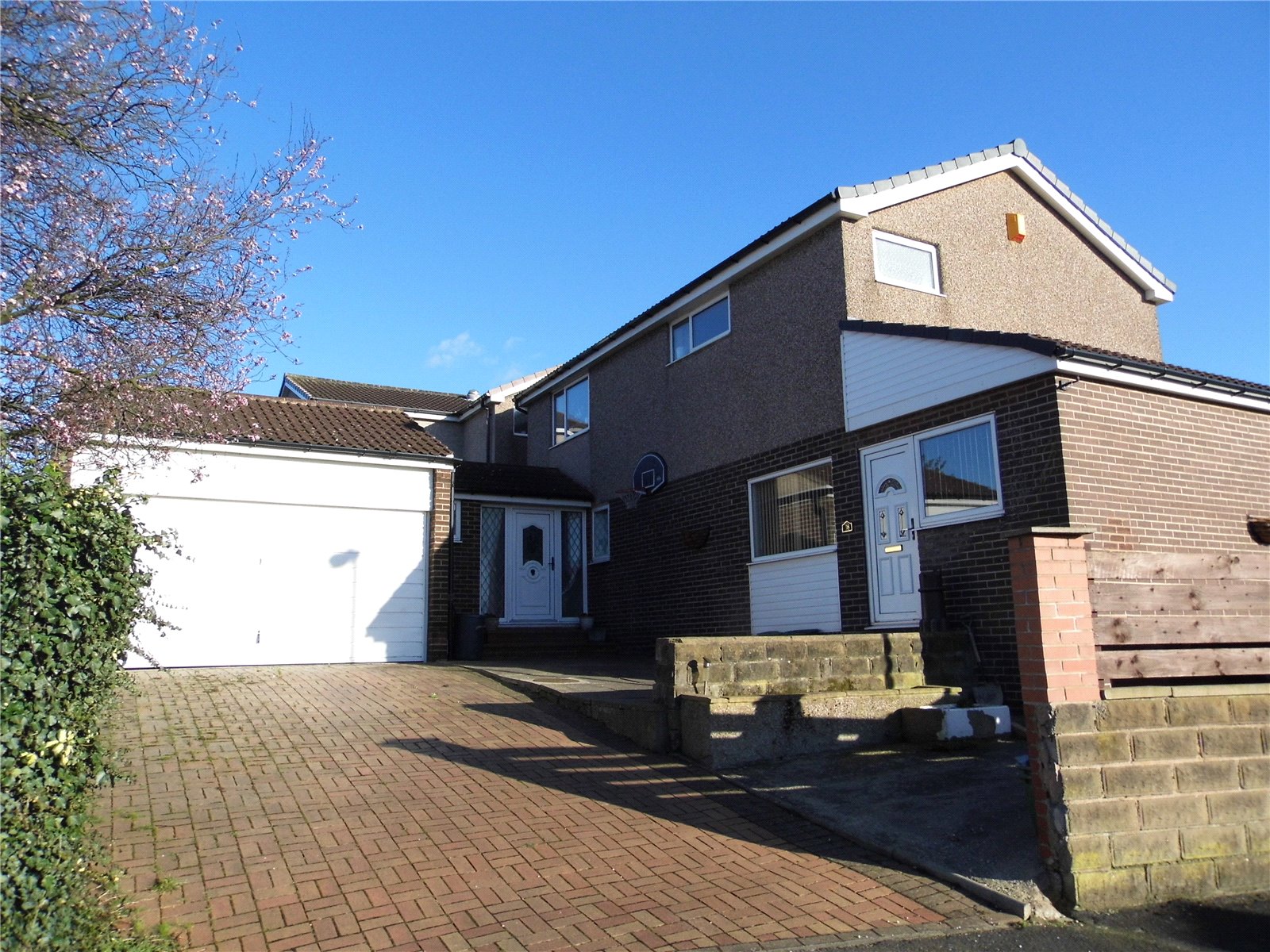 Whitegates Wakefield 4 bedroom House for sale in Brand Hill Drive