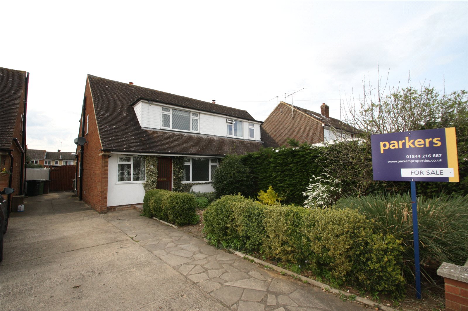 Parkers Thame 3 bedroom House for sale in Cotmore Gardens Thame
