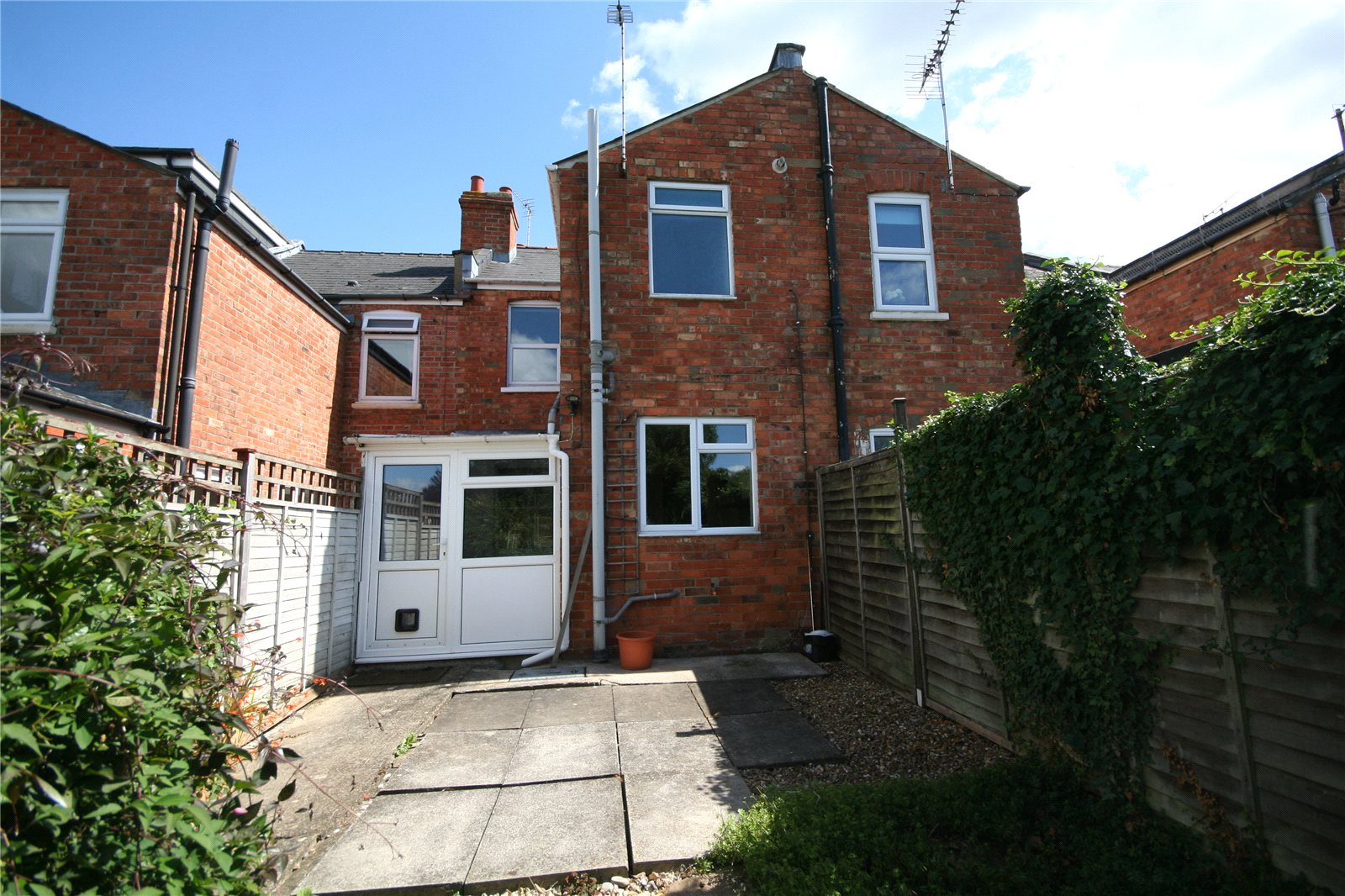 CJ Hole Cheltenham 2 bedroom House to rent in Old Bath Road, Cheltenham