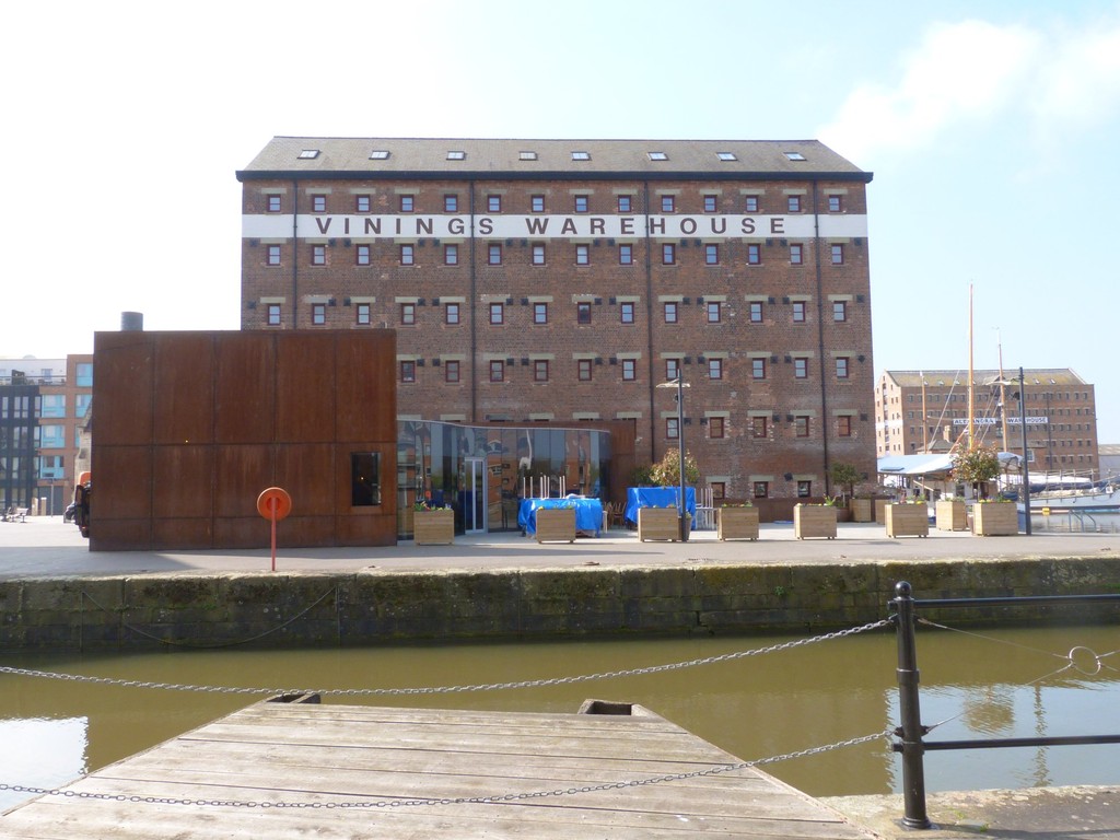 Martin Co Gloucester 2 Bedroom Apartment To Rent In Vinings Vinings Warehouse The Docks Gl1 Image 1