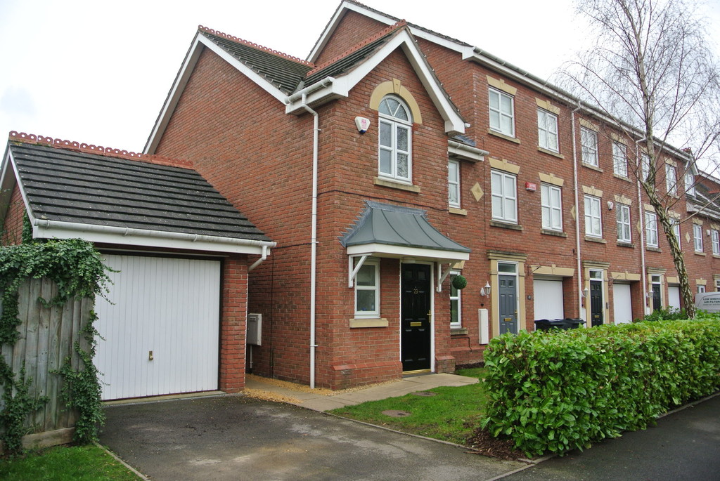 Martin & Co Sutton Coldfield 3 bedroom SemiDetached House Let in