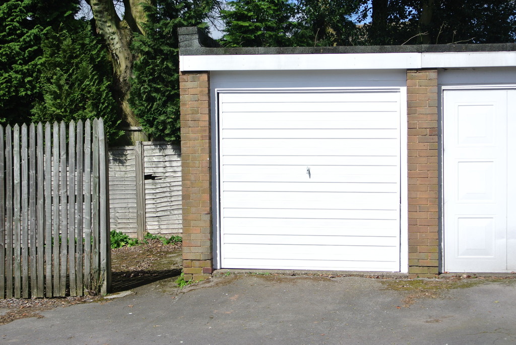 Martin Co Sutton Coldfield 0 Bedroom Garages Let In Buckingham