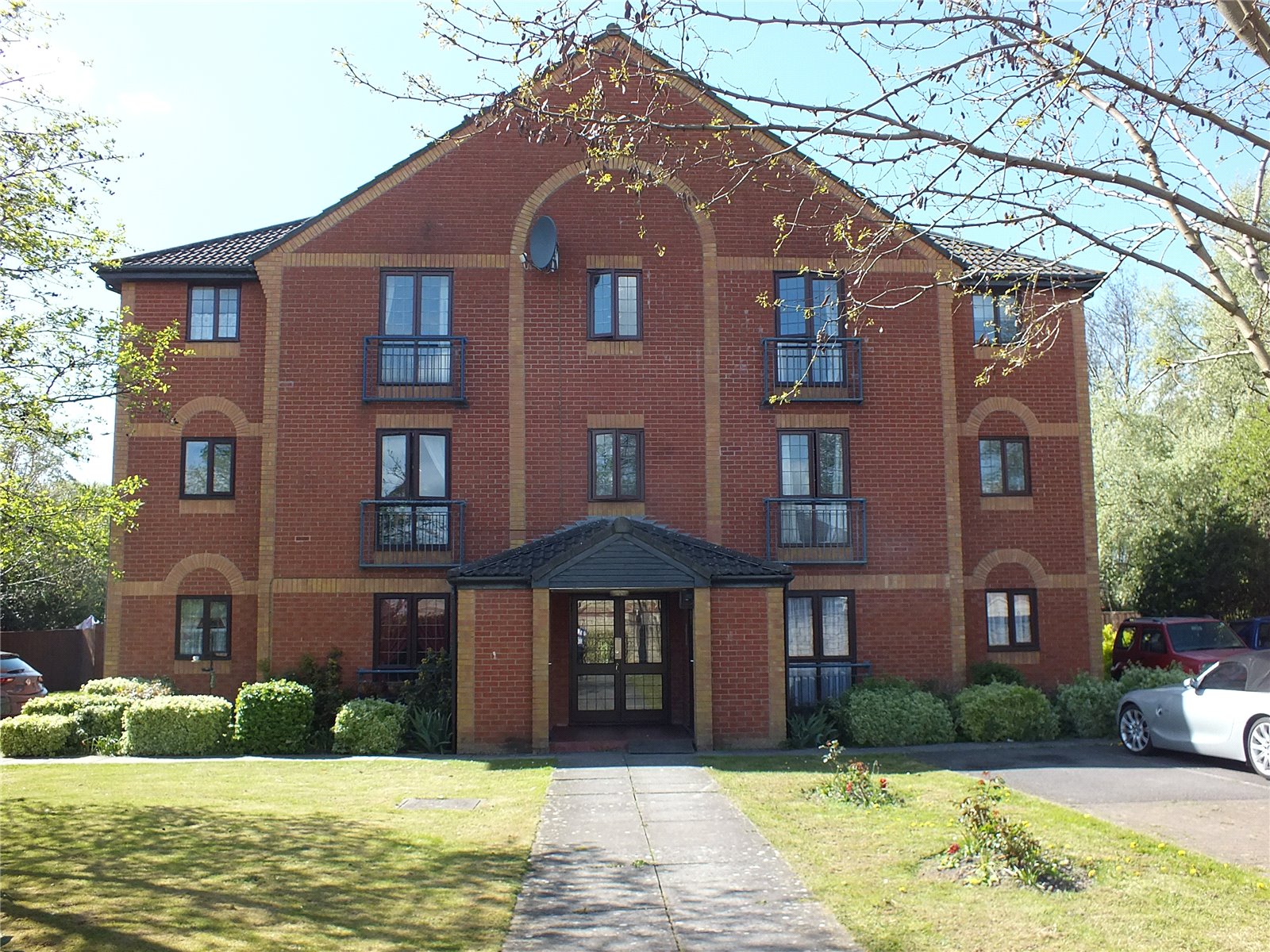 CJ Hole Worle 2 bedroom Flat to rent in Pennycress Locking Castle